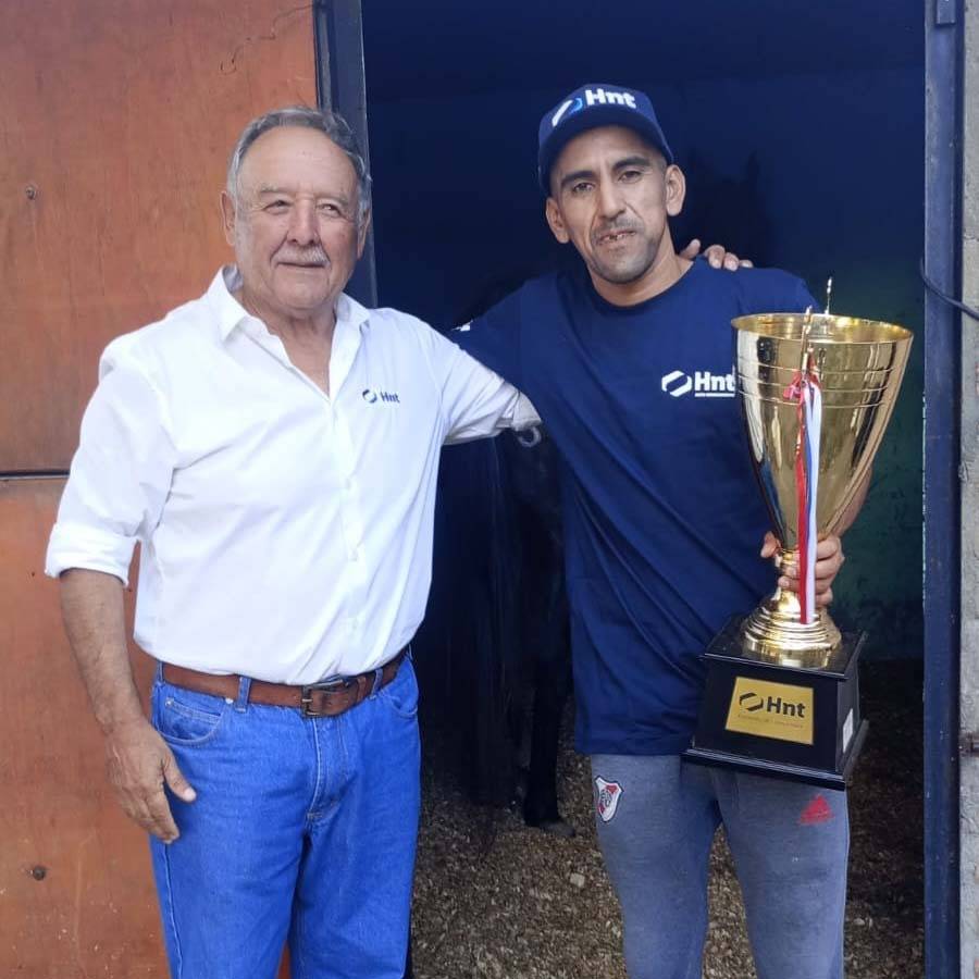 Jornada turfística en el Club Hípico El Bolsón con presencia del Laboratorio HNT