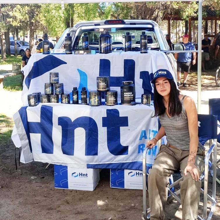 Público en el Club Hípico El Bolsón - Copa Laboratorio HNT turf patagónico