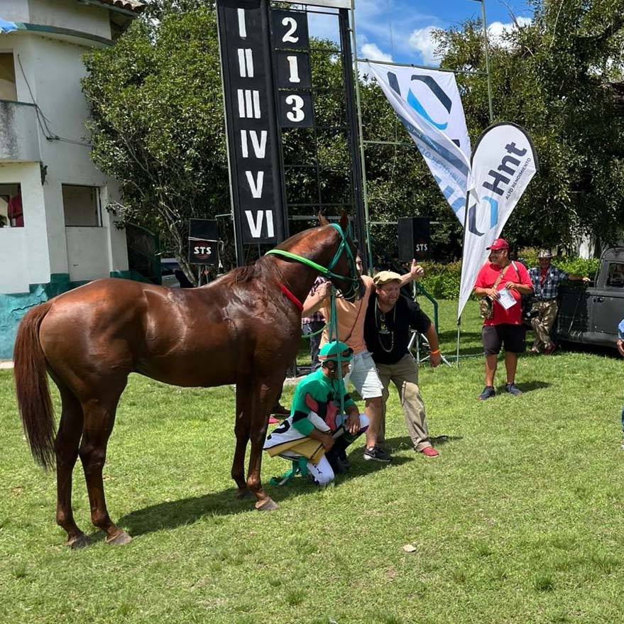 Jornada de turf en el Hipódromo Status de Victoria Entre Ríos con presencia del Laboratorio HNT