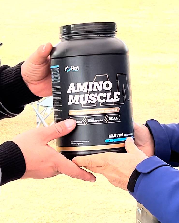 AminoMuscle, suplemento de aminoácidos esenciales de Laboratorio HNT presentado en la Equestrian Week 2026 Tucumán