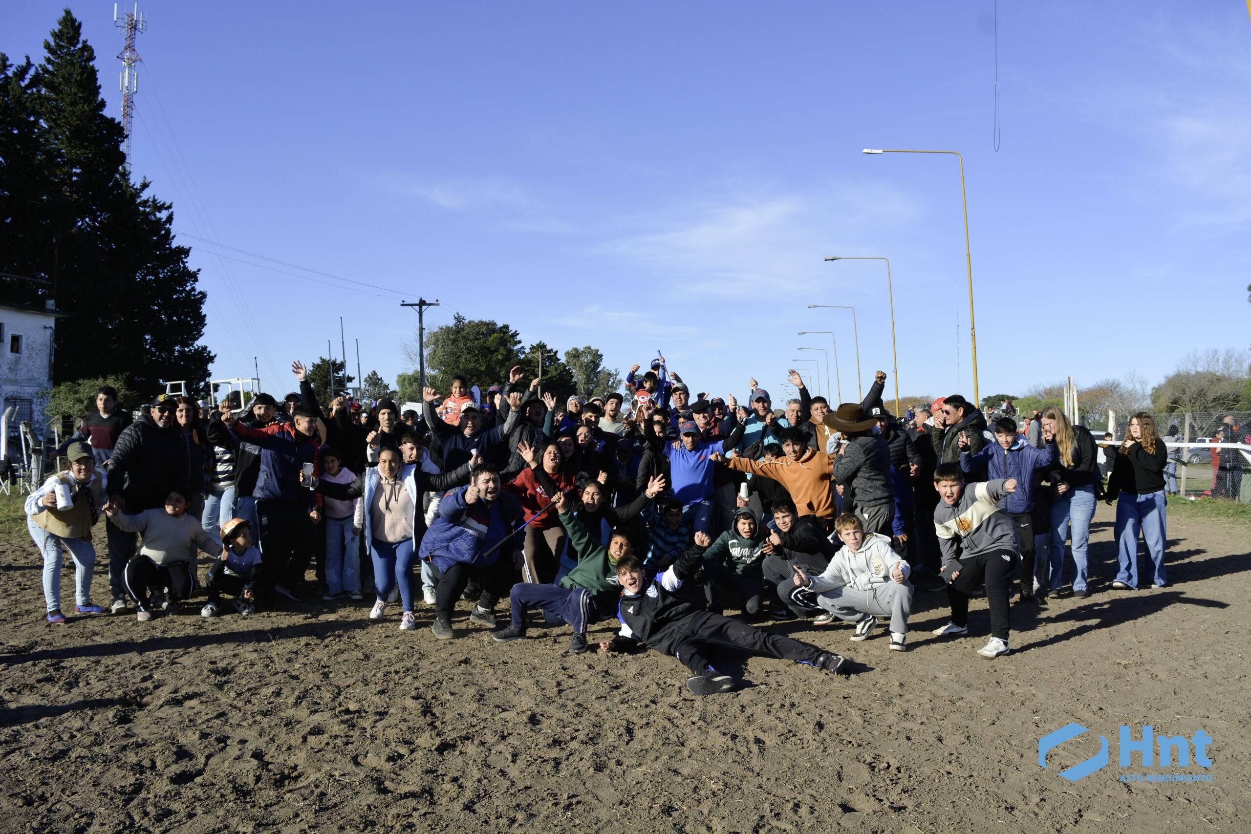 El público cuadrero celebra una nueva edición del Mega Clásico Laboratorio HNT en Venado Tuerto